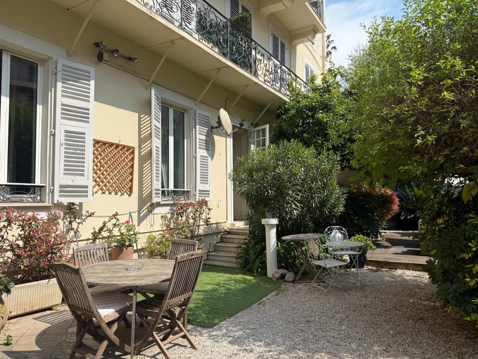 Garden Hotel
